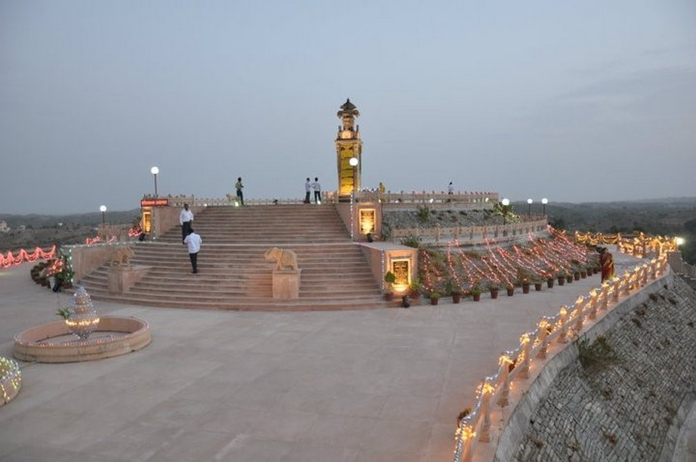 Pragya Shikhar complex_©http://terapanthgallery.blogspot.com/2012/06/pragya-shikhar-tadgarh.html.jpg?w=999
