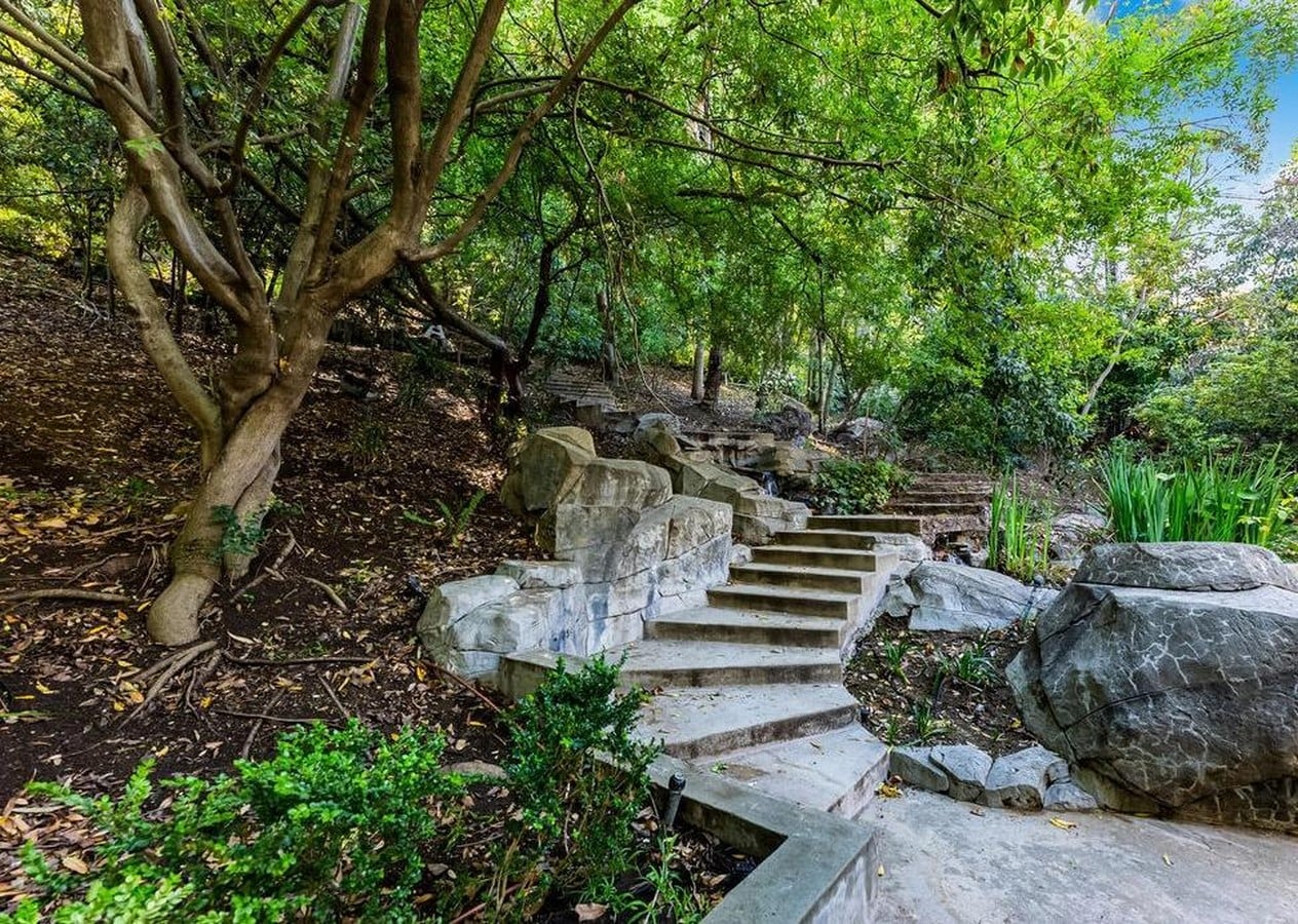 An inside look at the houses owned by Michael B. Jordan - Sheet10