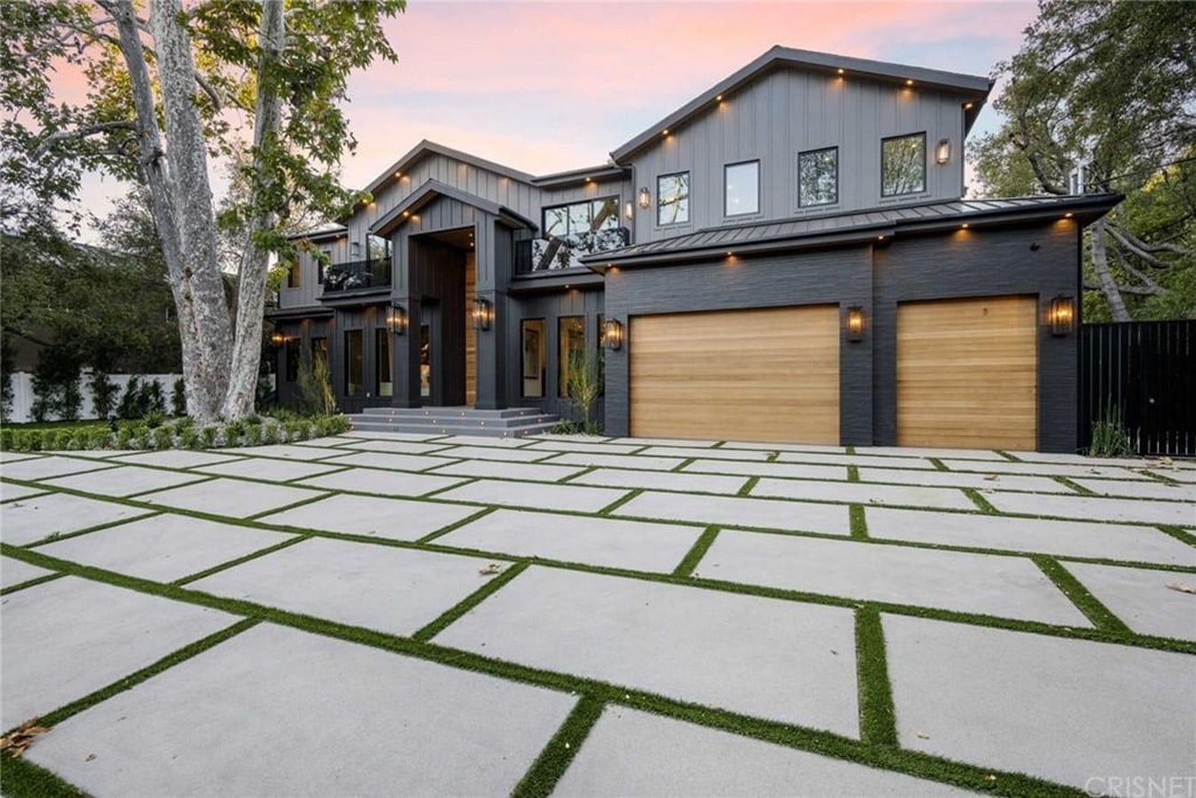 An inside look at the houses owned by Michael B. Jordan - Sheet12