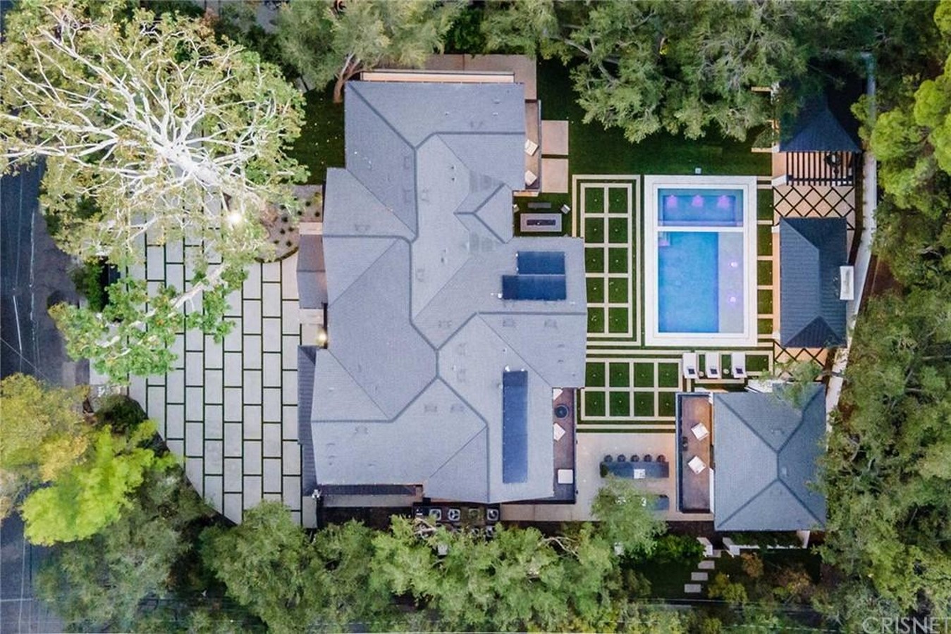 An inside look at the houses owned by Michael B. Jordan - Sheet23