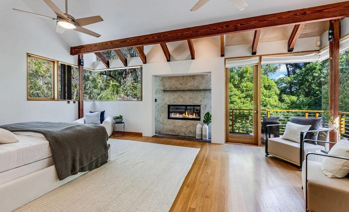 An inside look at the houses owned by Michael B. Jordan - Sheet7
