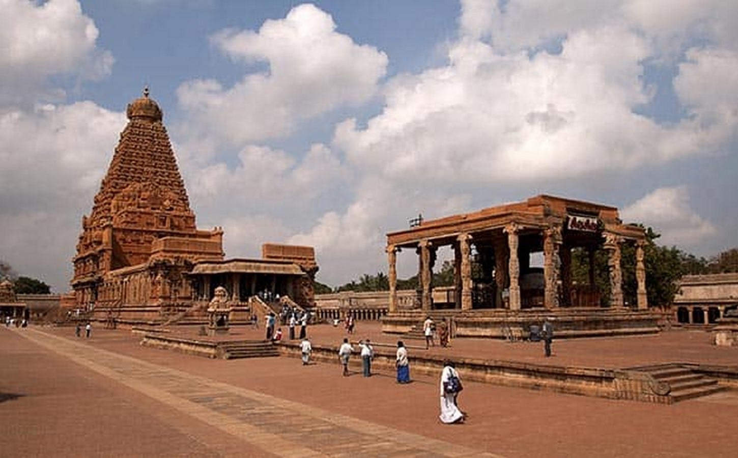 Inside the Brihadeeswarar Temple_©Brihadeeswara-temple-photo-1.jpg?w=999