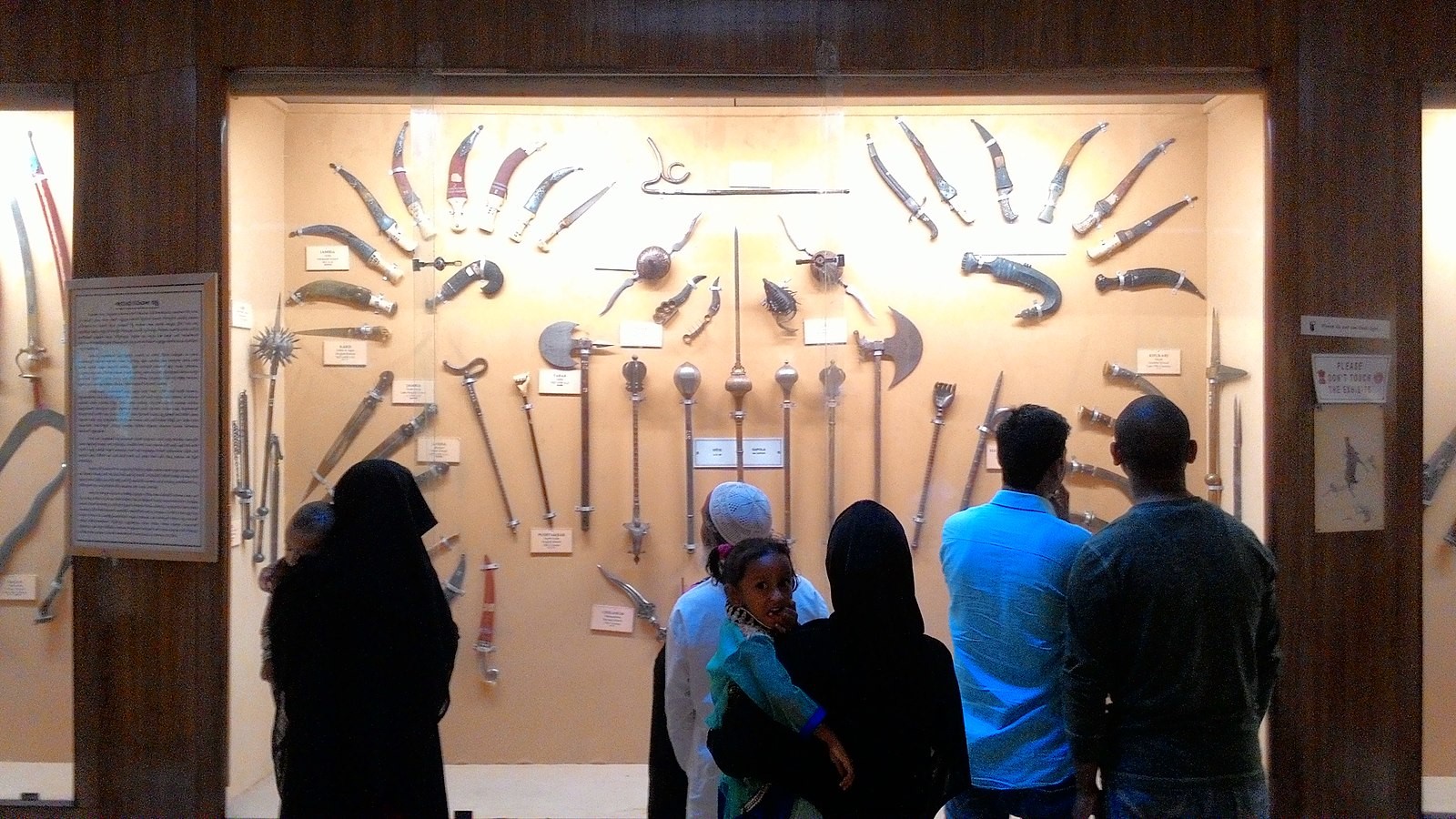 Guns and Knifes Display Gallery