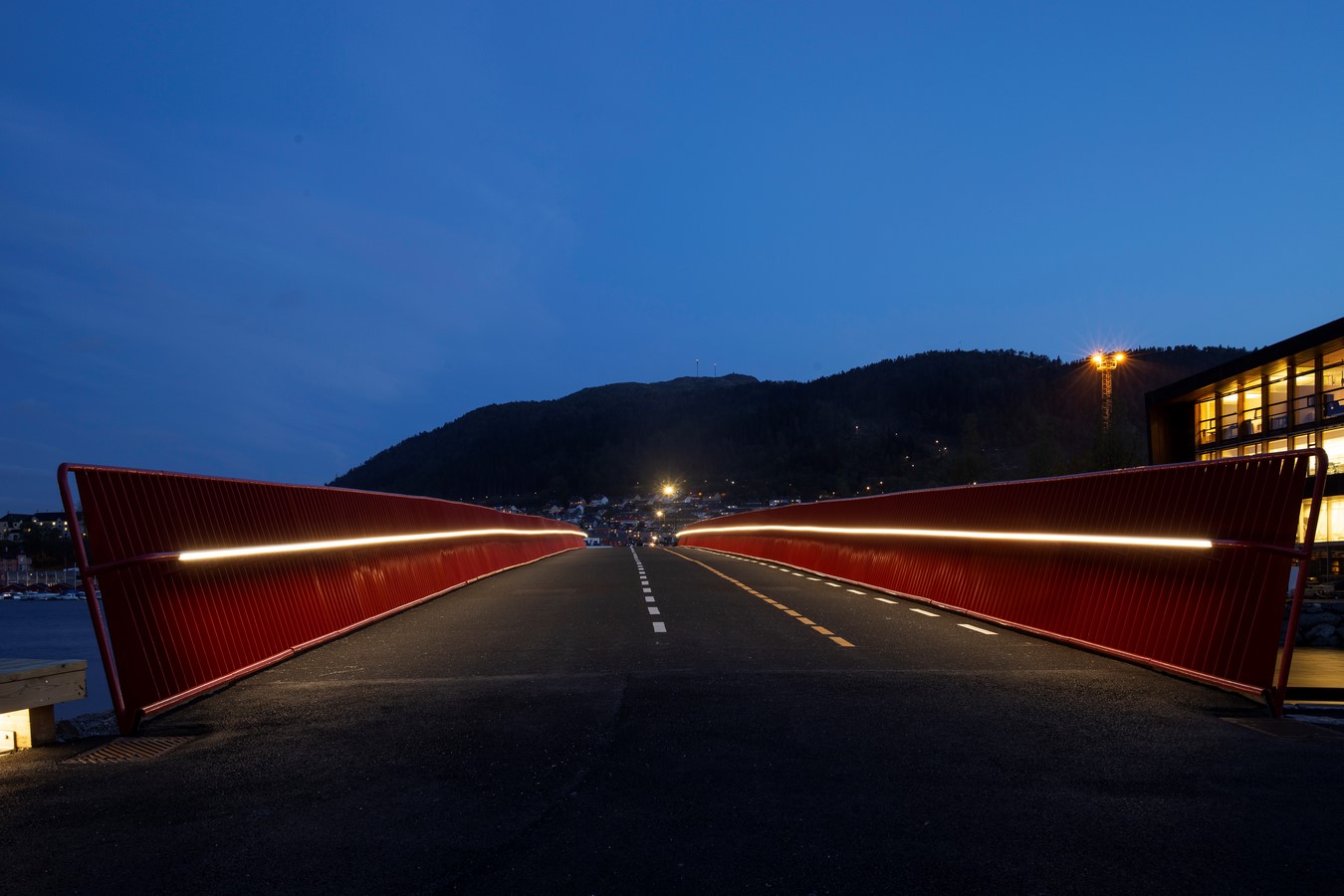 Nygårdstangen bicycle & footbridge, Bergen by Studio Granda - Sheet9