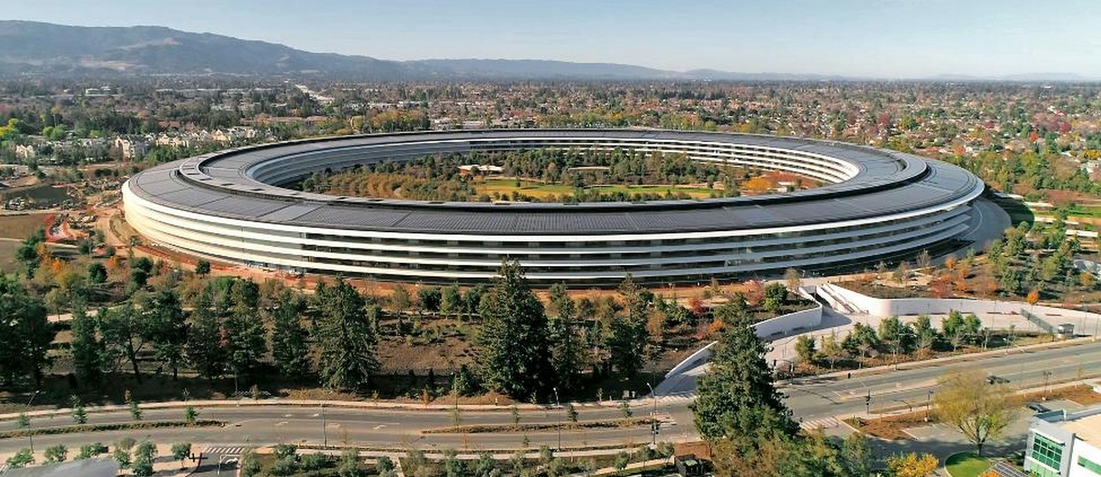 Relation between Norman Foster and Steve Jobs - Sheet1