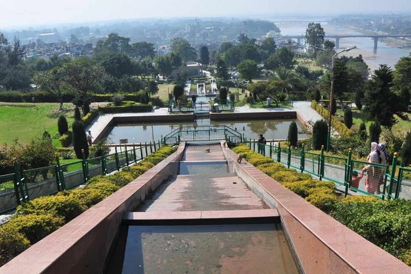 ©https://www.tribuneindia.com/news/j-k/jammus-bagh-e-bahu-fountains-not-working-take-off-its-sheen-47128