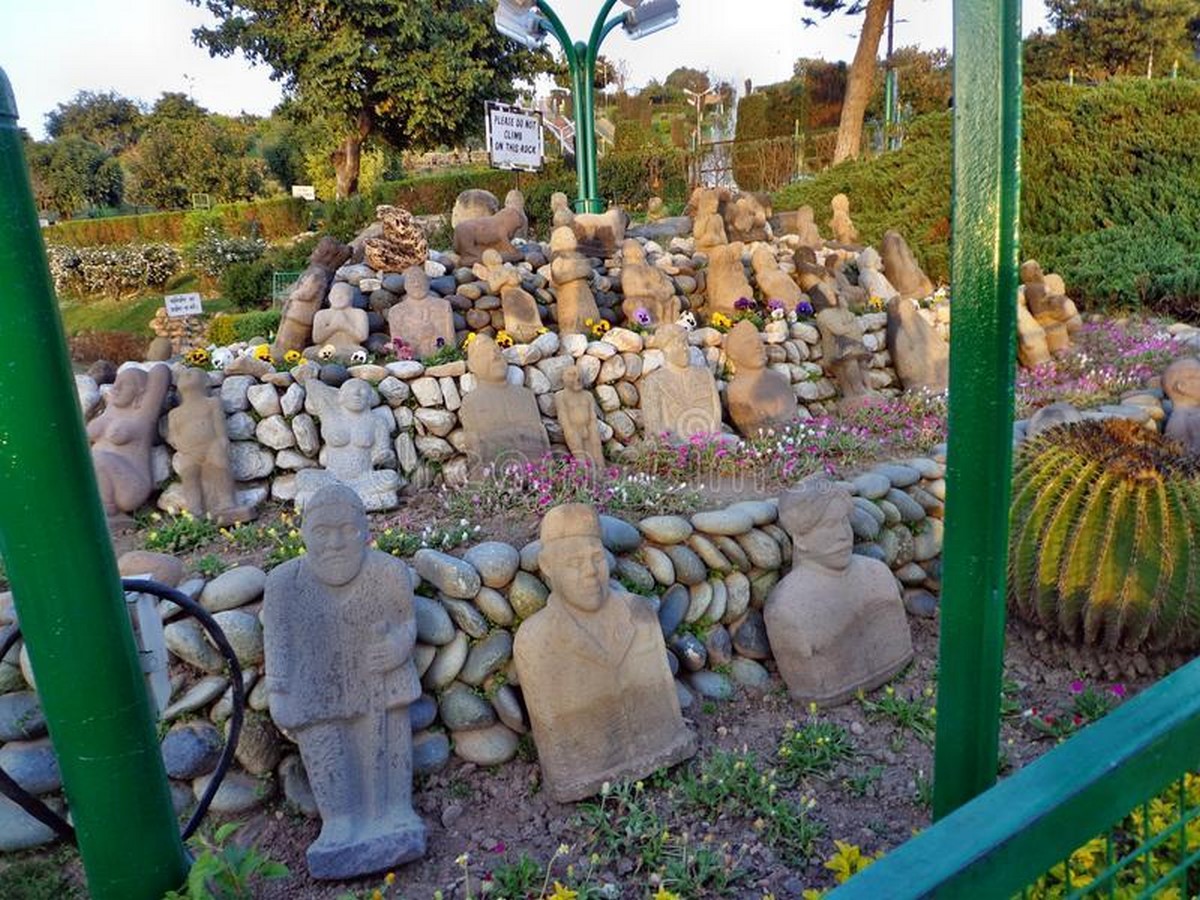 ©https://www.dreamstime.com/photos-images/bagh-e-bahu-park-jammu-kashmir.html