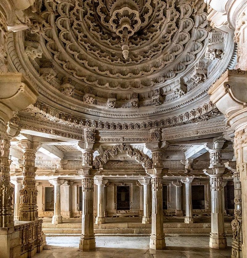 Domed roof of Kumbharia Jain temple _©Kshitij Charania