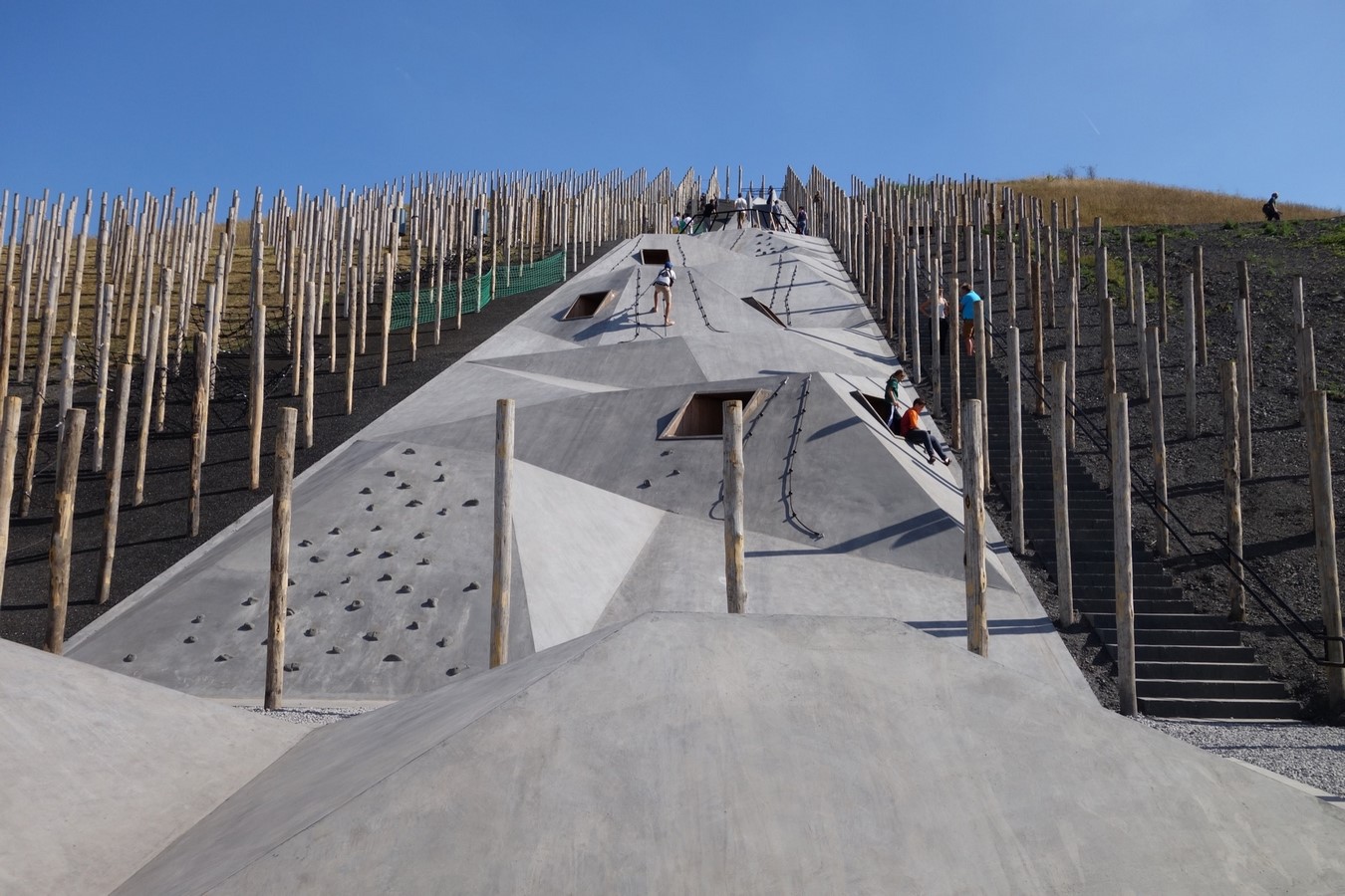 Architecture evoking a child’s playfulness - Infrastructure for children - Sheet3
