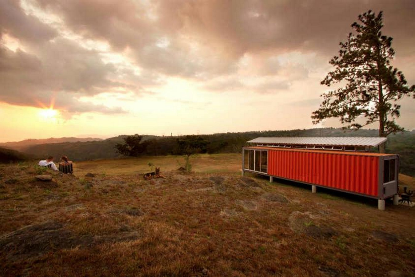 15 Best Examples of Using Shipping Containers for Home Building - Sheet10