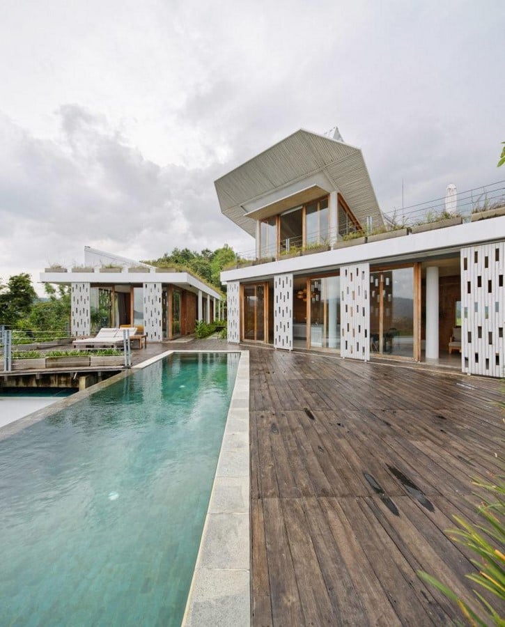 15 Best Examples of Using Shipping Containers for Home Building - Sheet