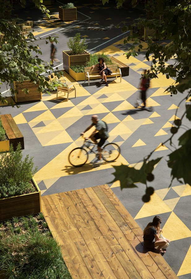 Having an architectural perception in public spaces  - Sheet4