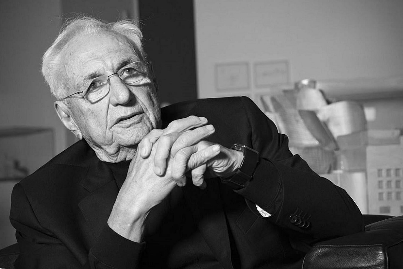 Frank Gehry: The Deconstructivist Architect Who Creates Sculptural Buildings - Sheet3
