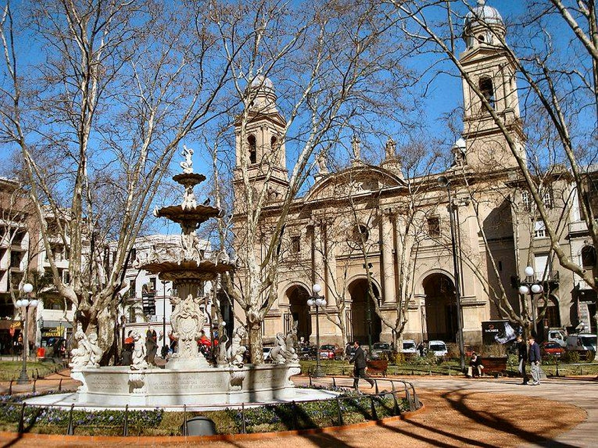 An architectural review of location: Montevideo, Uruguay - Sheet3
