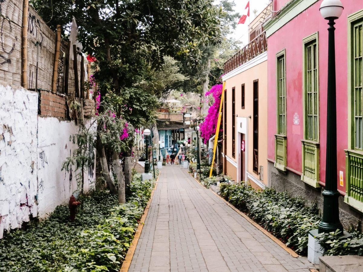 An architectural review of location: Lima, Peru - Sheet11