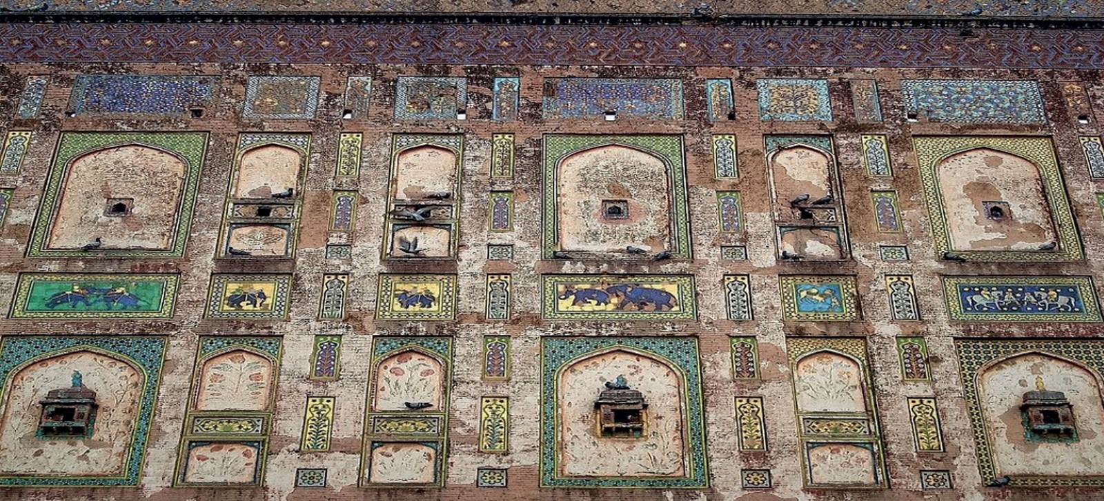 An architectural review of location: Lahore, Pakistan - Sheet2