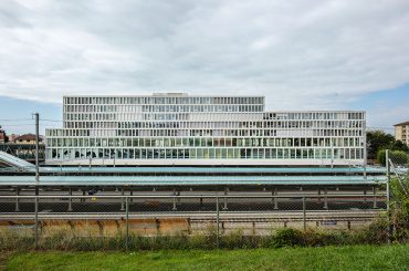 AMY – MIXED-USE BUILDING IN RENENS by FRES architectes