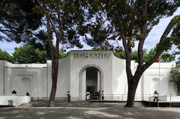 Pavilion of Romania by Emil Ivănescu, Simina Filat