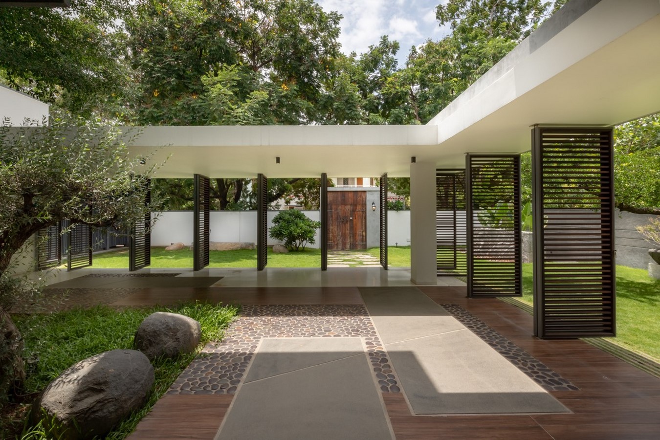 Luxury Housing and Privacy - Sheet4
