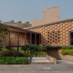 Sustainable architecture: history, challenges, and innovations - Sheet13