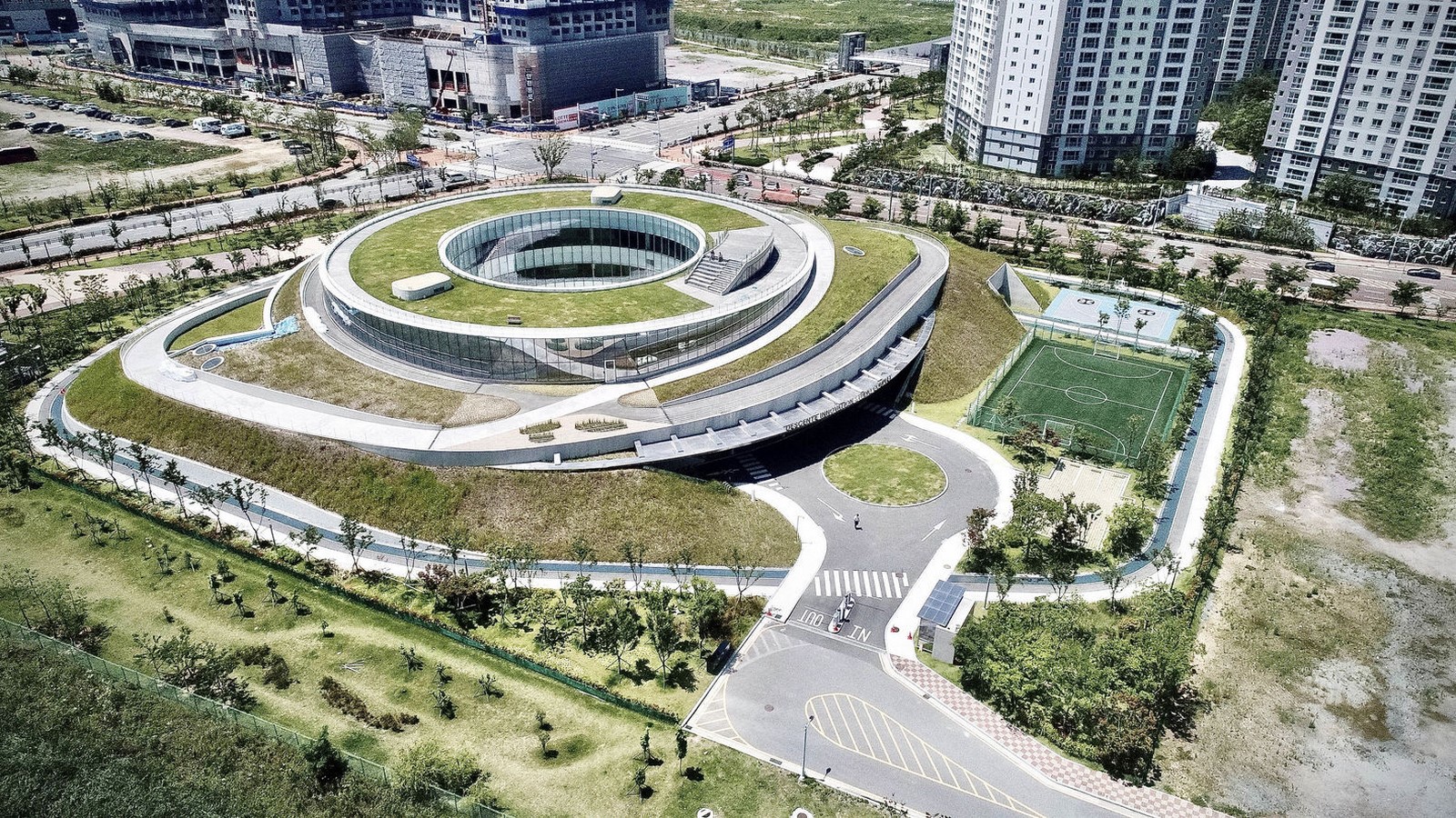 Sustainable architecture: history, challenges, and innovations - Sheet7