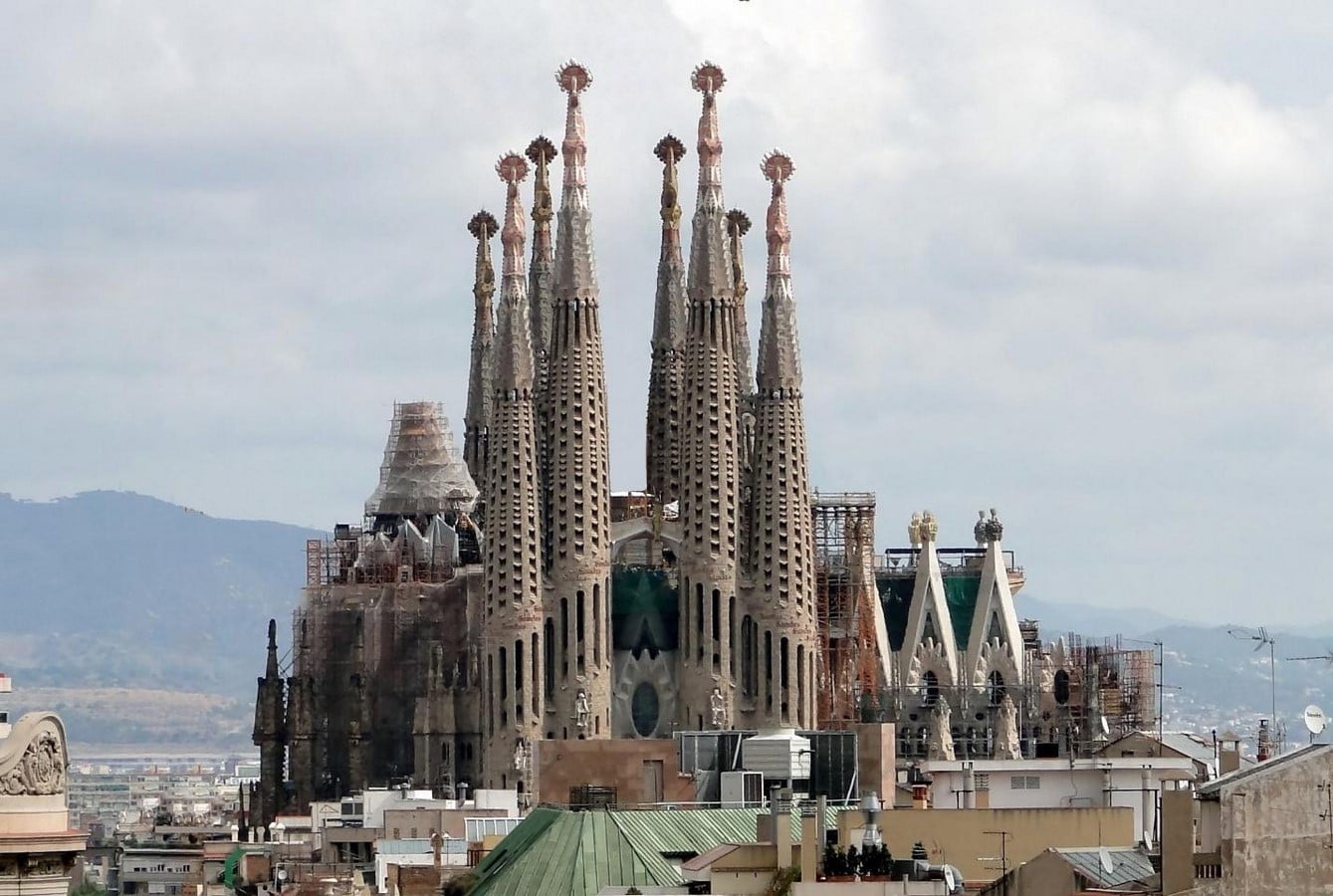 Antoni Gaudí: The Visionary Architect who Created Barcelona's Most Celebrated Landmarks - Sheet2