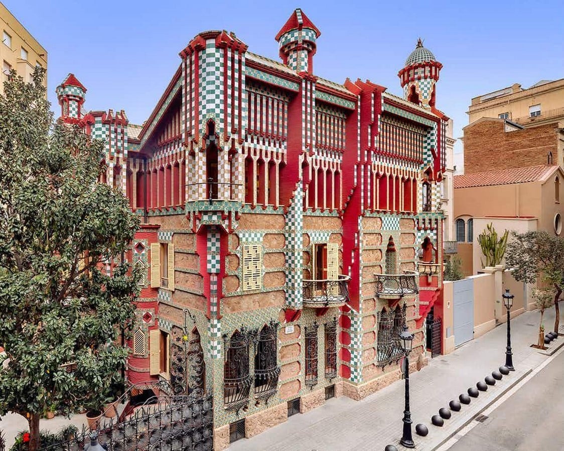 Antoni Gaudí: The Visionary Architect who Created Barcelona's Most Celebrated Landmarks - Sheet3