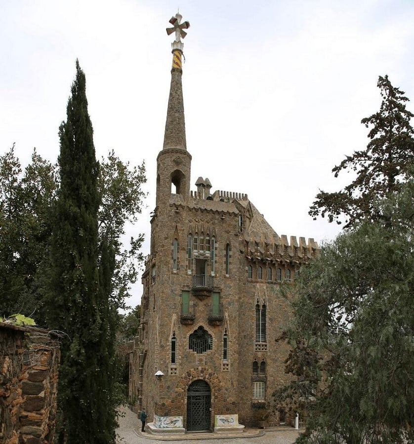 Antoni Gaudí: The Visionary Architect who Created Barcelona's Most Celebrated Landmarks - Sheet5