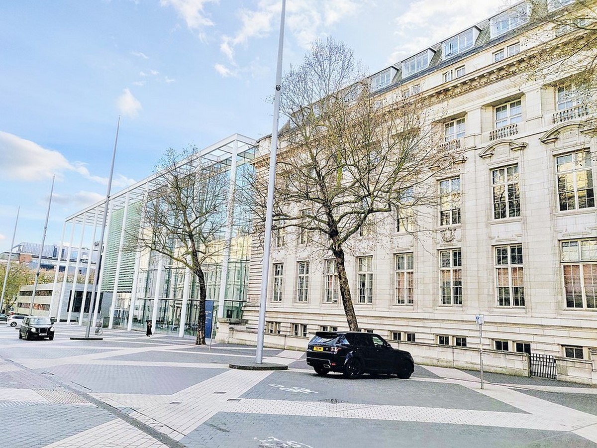 Architects and Sustainability:Foster + Partners - Sheet8