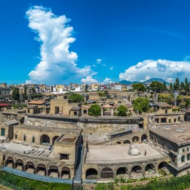Neoclassical architecture: revival of ancient styles and ideals - RTF ...
