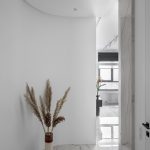 A 77 m2 white two-bedroom Moscow apartment with a home office by Alexander Tischler - Sheet2