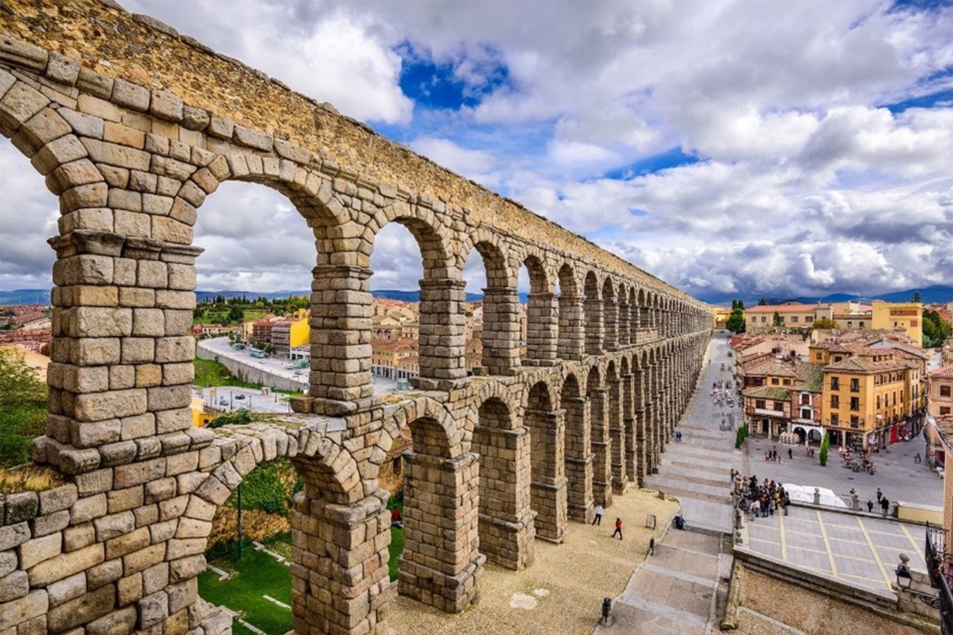 The Economics of Iconic Architecture: Assessing the Financial Impact on Businesses and Local Communities - Sheet1