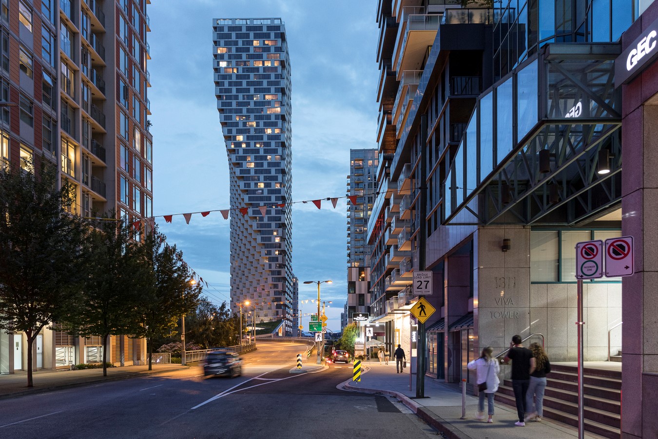 The Economics of Iconic Architecture: Assessing the Financial Impact on Businesses and Local Communities - Sheet2