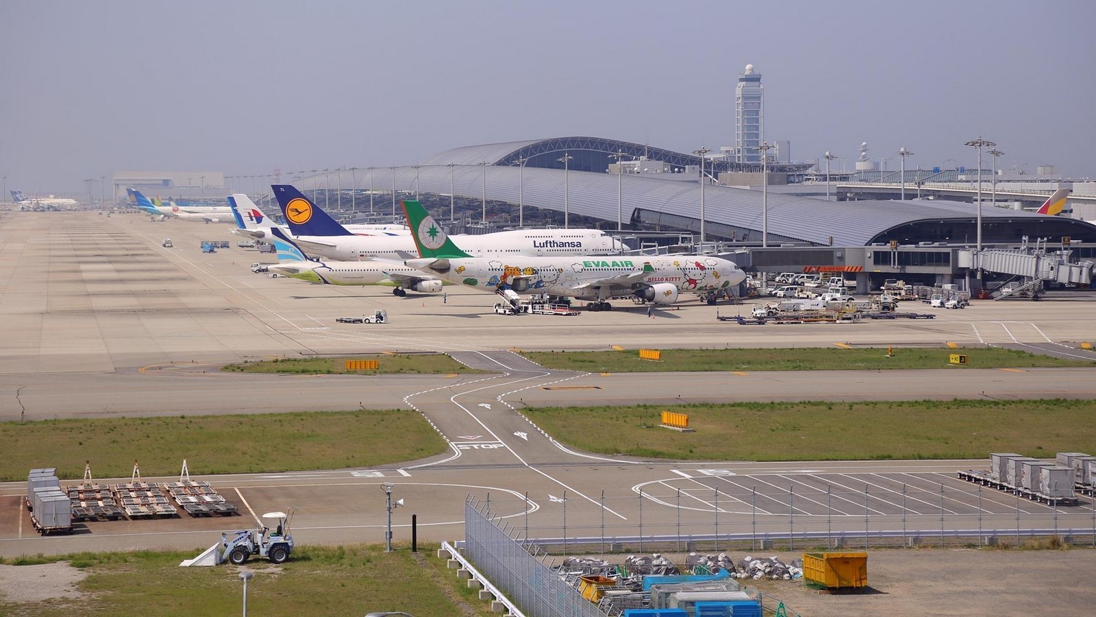 Exploring the Science and Art behind the Airport Architecture Designs  - Sheet8