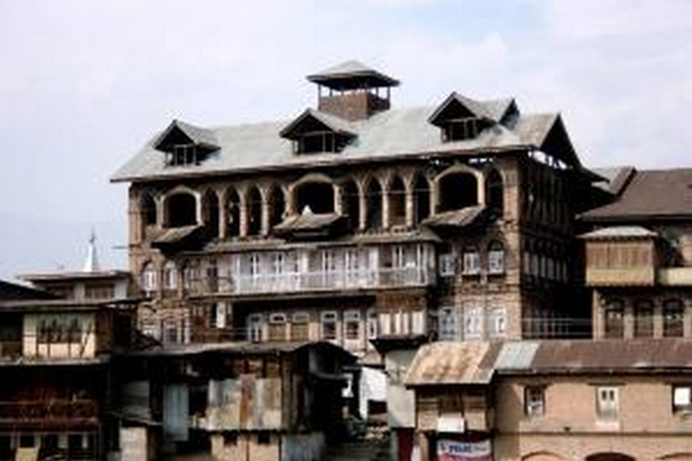 Sacred Symmetry Exploring the Spiritual Narratives in Kashmiri Vernacular Architecture - Sheet3