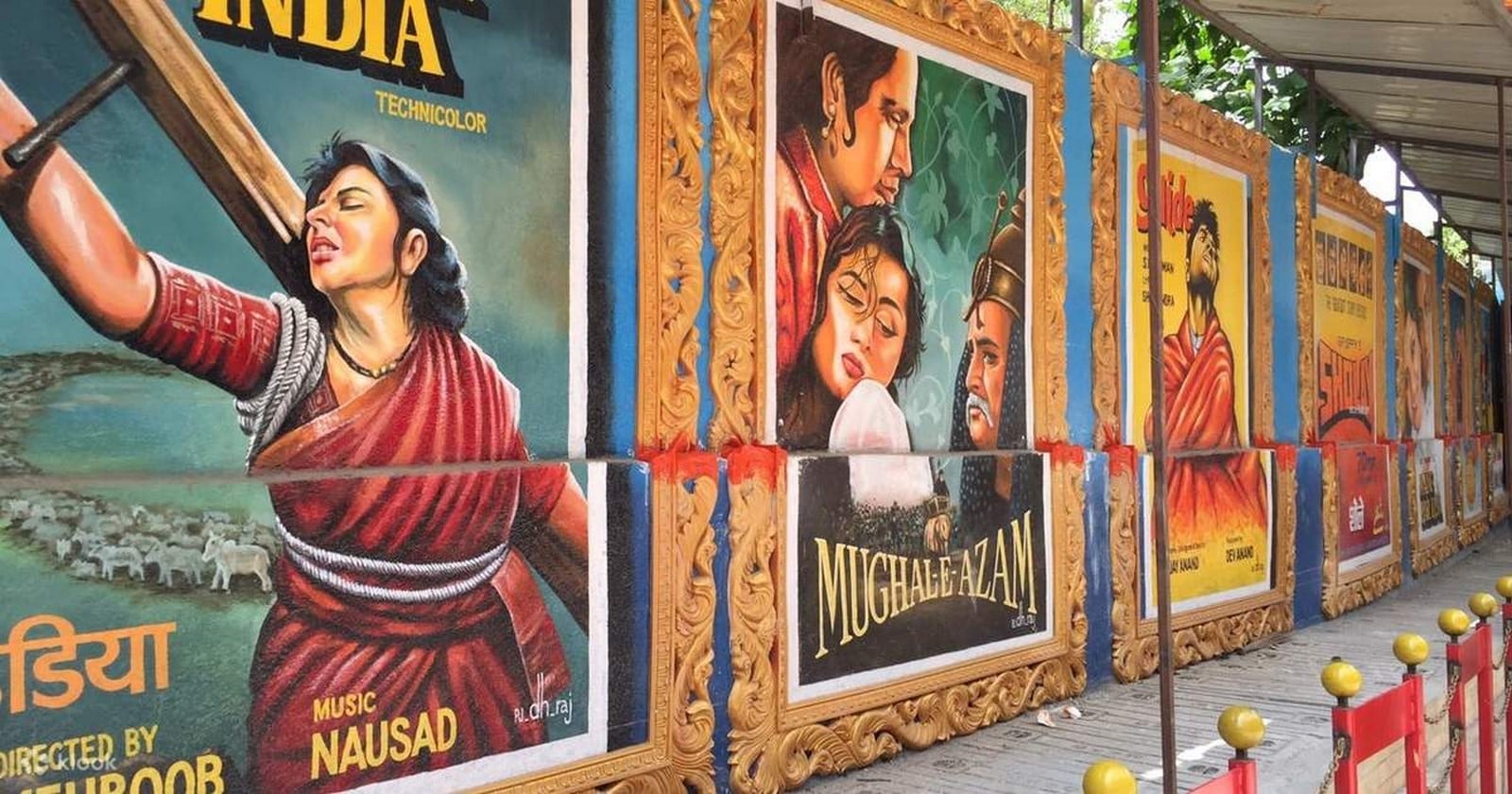 The Mumbai Velvet – Interwoven fabric of City & Bollywood - Sheet1