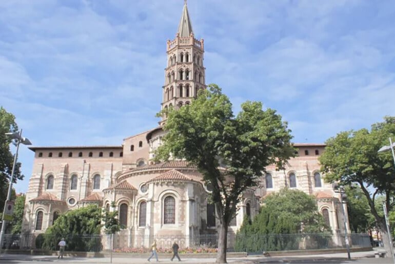 Romanesque Architecture: Unveiling the Majesty of 1050 AD to 1170 AD