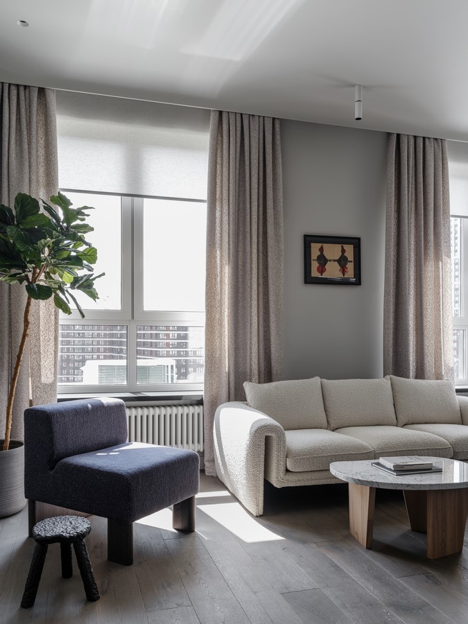 Modern apartment with an emphasis on contemporary art in Moscow by ...