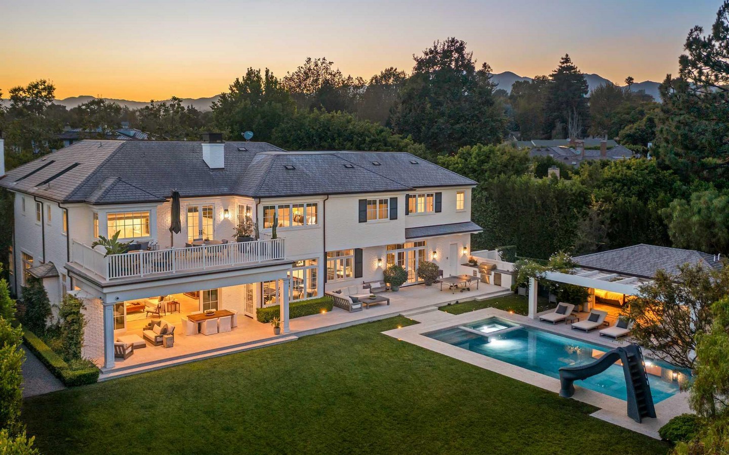 A11757-An inside look at all the houses owned by Ben Affleck-Sheet6