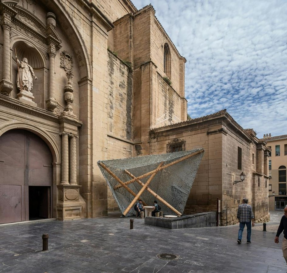 Propped-Up and Un-supported: Spatial Implications of Tensegrity Structures-Sheet4