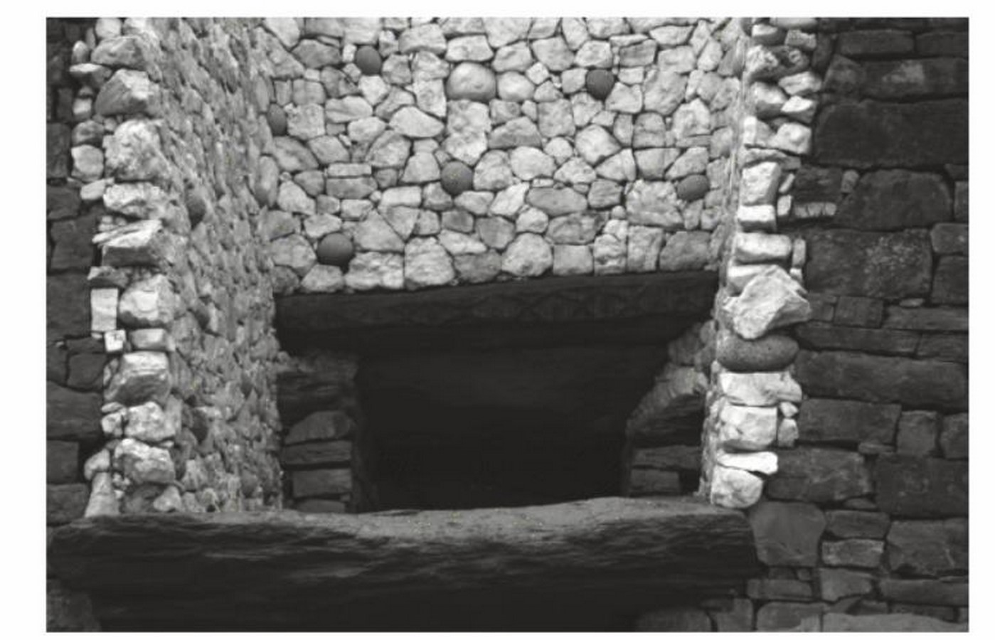 Travel the world: The Newgrange Passage Tomb-Sheet8