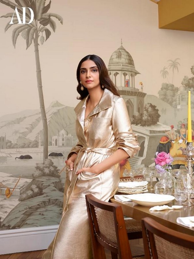 An inside look at all the houses owned by Sonam Kapoor-Sheet1
