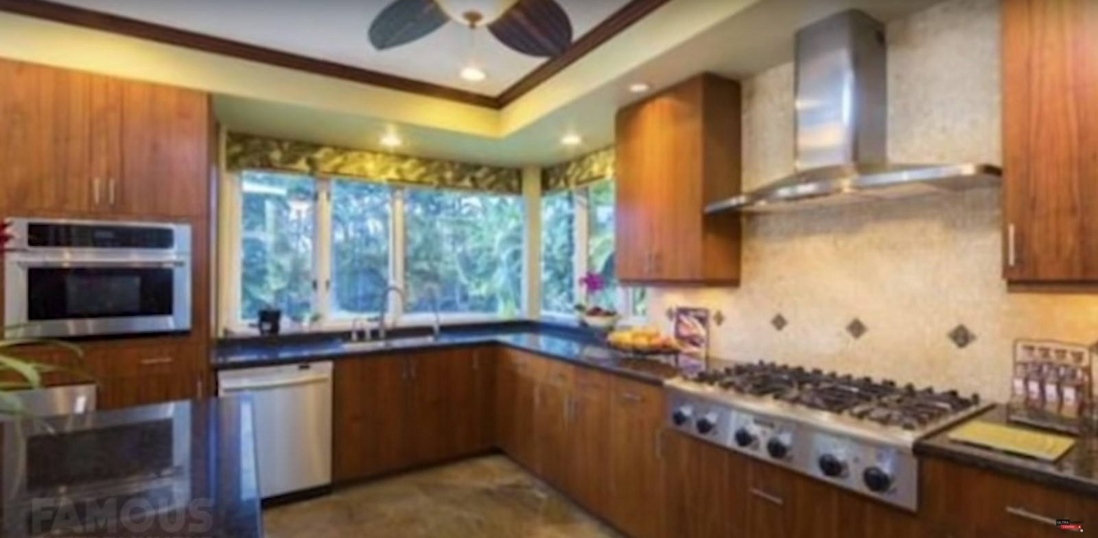 An inside look at all the houses owned by Bruno Mars-Sheet10