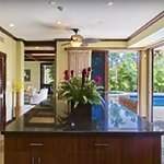 An inside look at all the houses owned by Bruno Mars-Sheet11