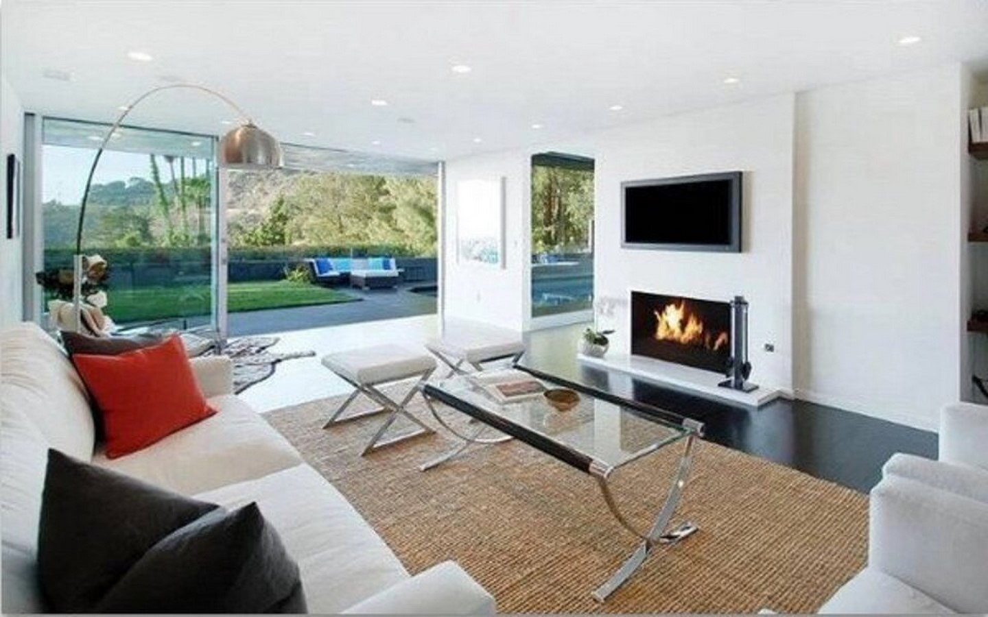 An inside look at all the houses owned by Bruno Mars-Sheet15