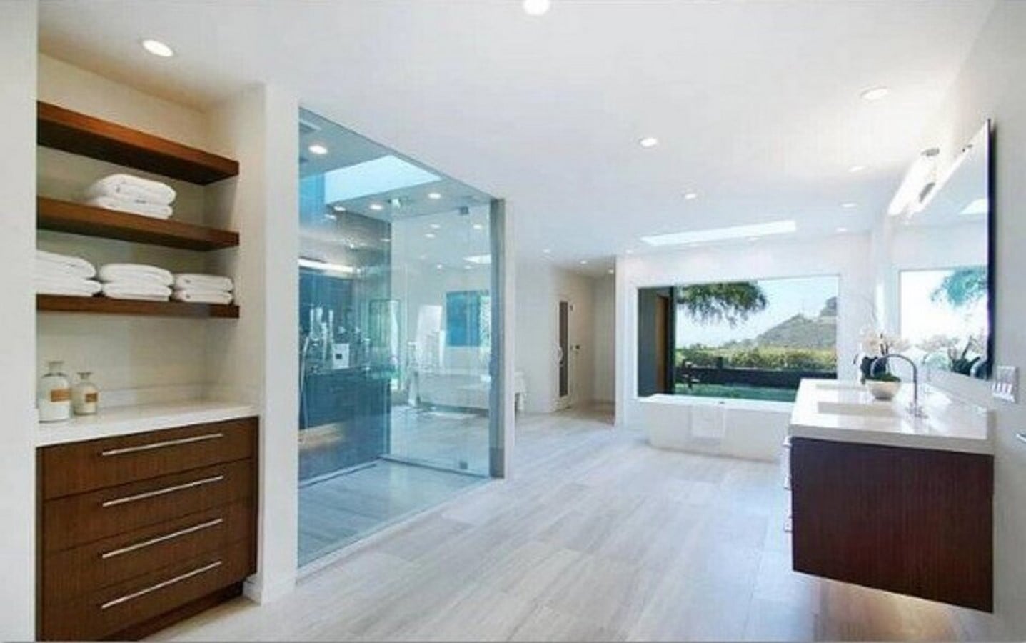 An inside look at all the houses owned by Bruno Mars-Sheet17