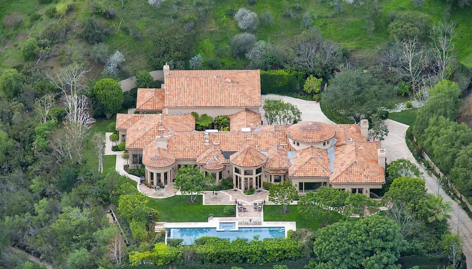 An inside look at all the houses owned by Bruno Mars-Sheet20