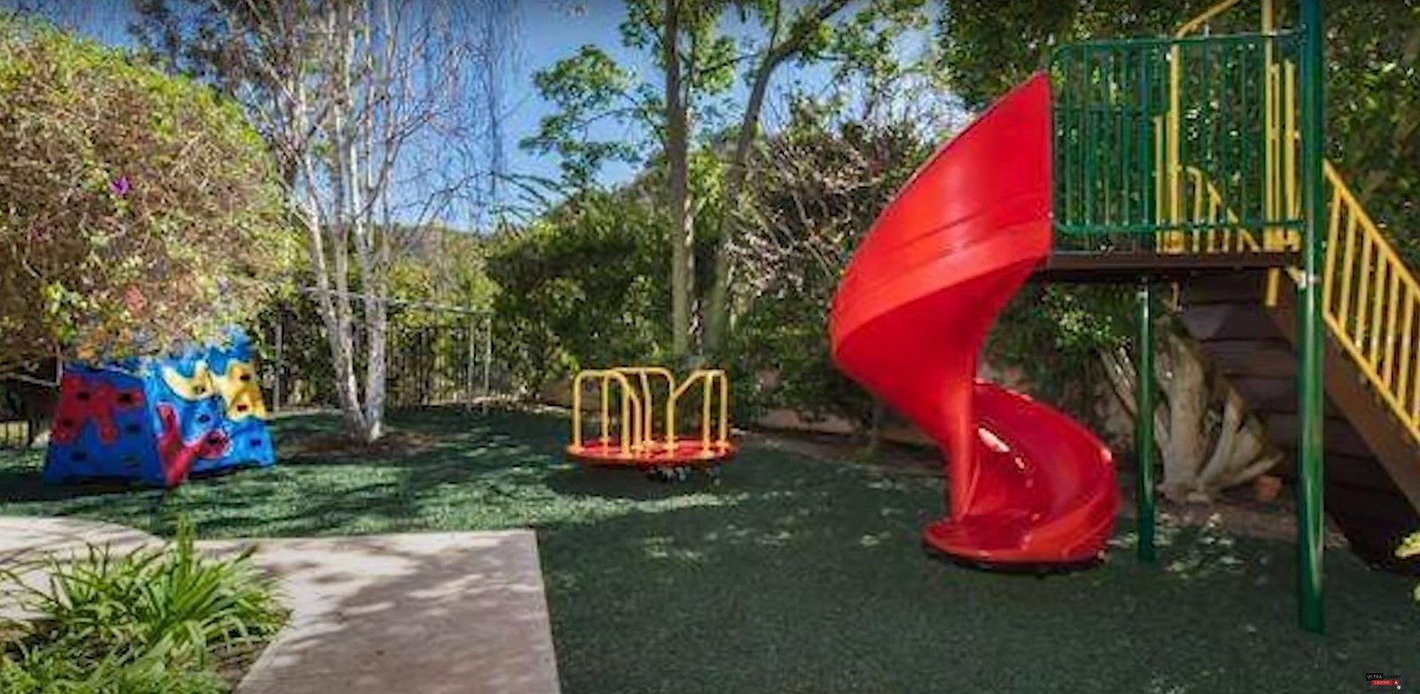 An inside look at all the houses owned by Bruno Mars-Sheet24