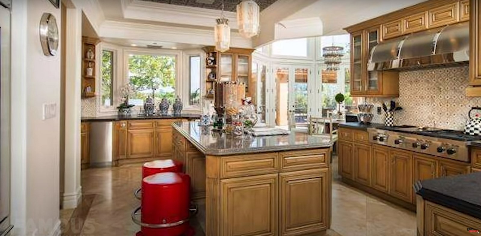 An inside look at all the houses owned by Bruno Mars-Sheet31