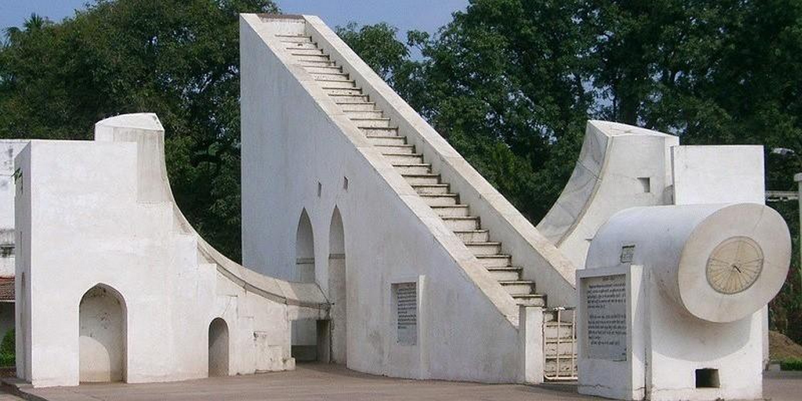 10 Places to visit in Ujjain for Travelling Architect--Sheet14